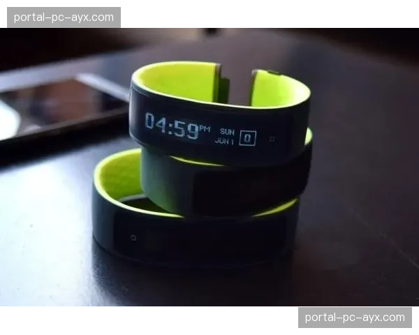 体育科技公司发布新款穿戴设备，可更精准测量球员防守时的瞬时加速度与变向